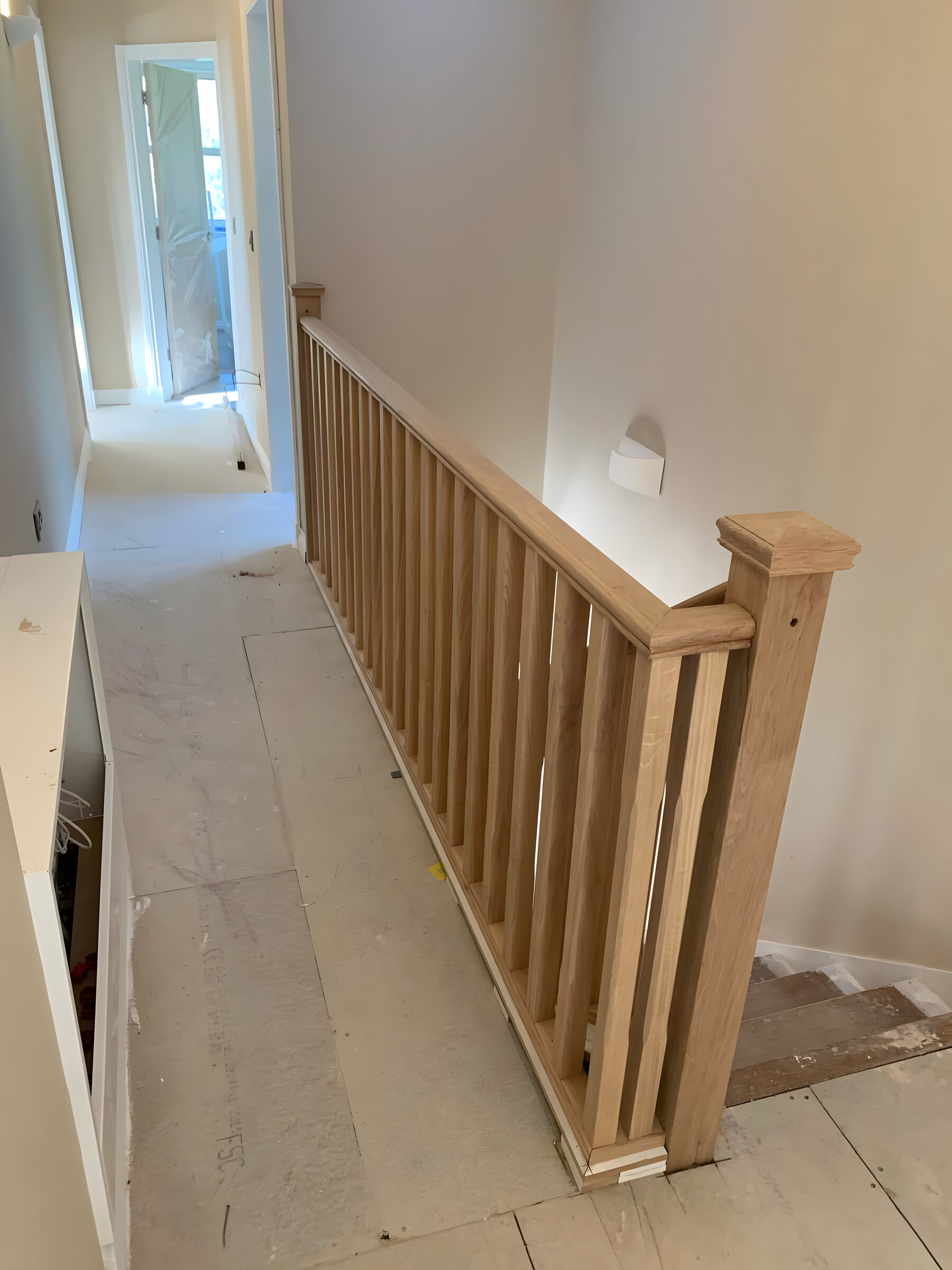 Oak balustrade on the landing